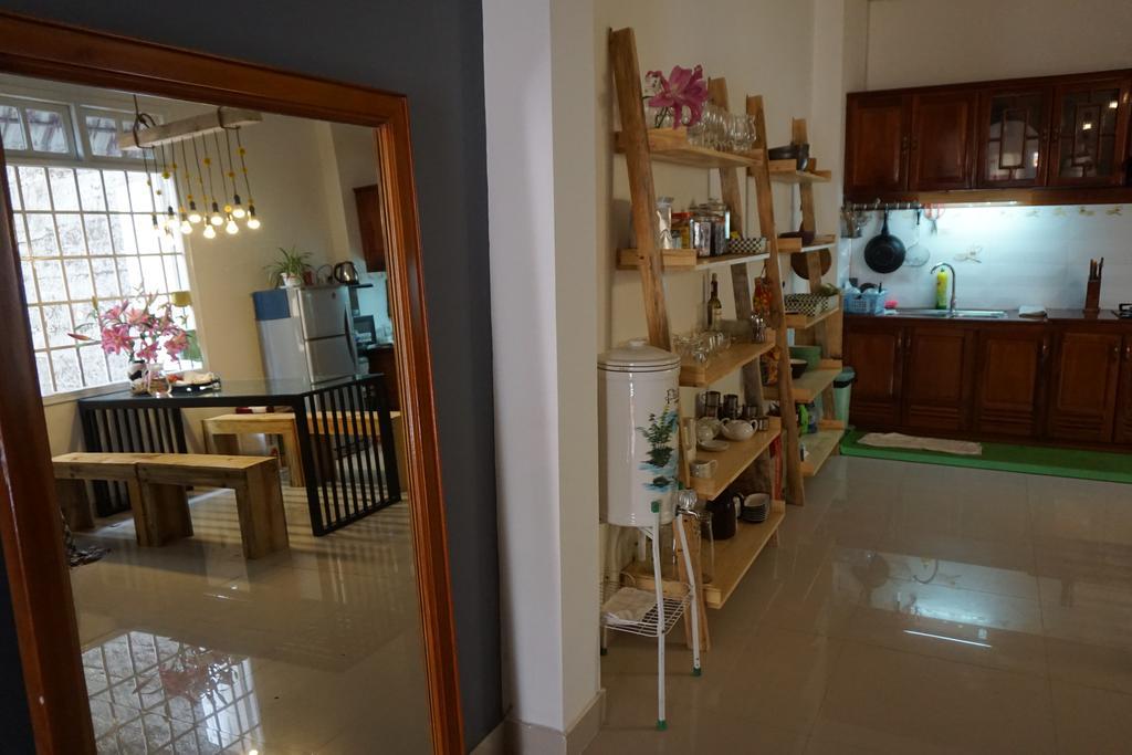 Pho Thuong House And Kitchen Lägenhet Dalat Exteriör bild